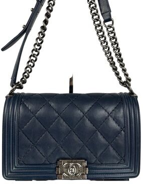 CHANEL BOY FLAP BAG CALFSKIN LEATHER MEDIUM